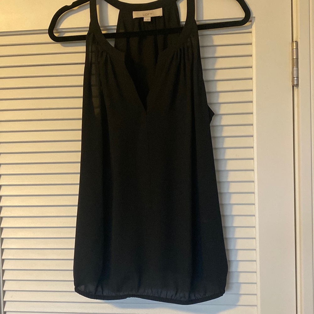 Sleeveless V neck black tunic